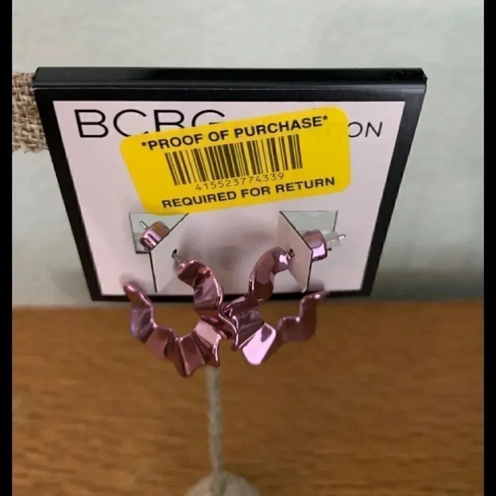 BCBG Small Purple Wavy Earrings NWT #J2